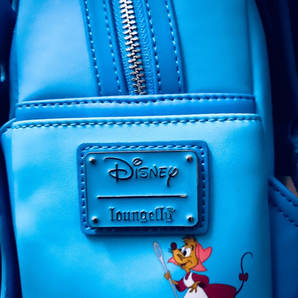 Loungefly Disney Cinderella Princess Lenticular Series Mini Backpack - Picture 6 of 8